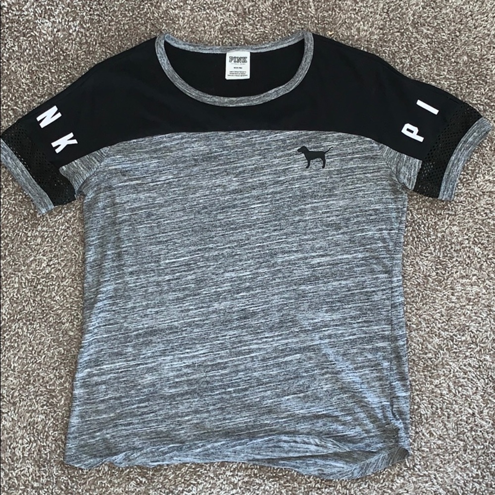 PINK Victoria’s Secret t-shirt (size M)
